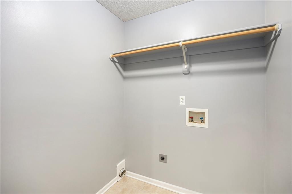 605 S Franklin Street — photo 34