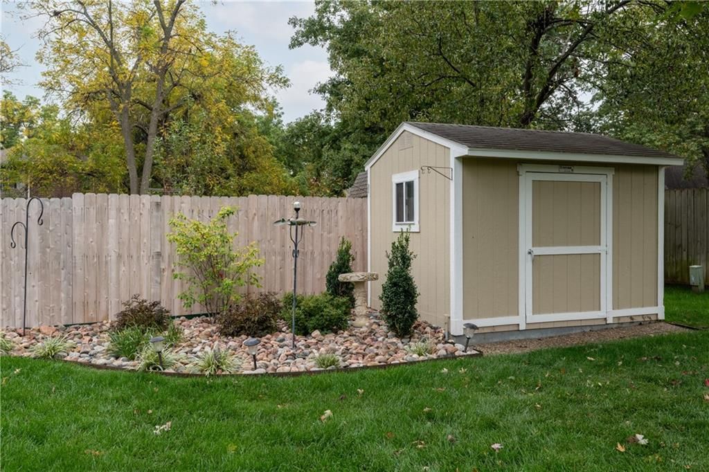 14900 S Locust Street — photo 36