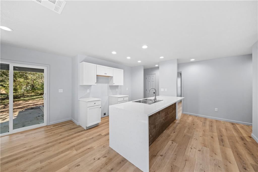 520 W Hunter Street — photo 6