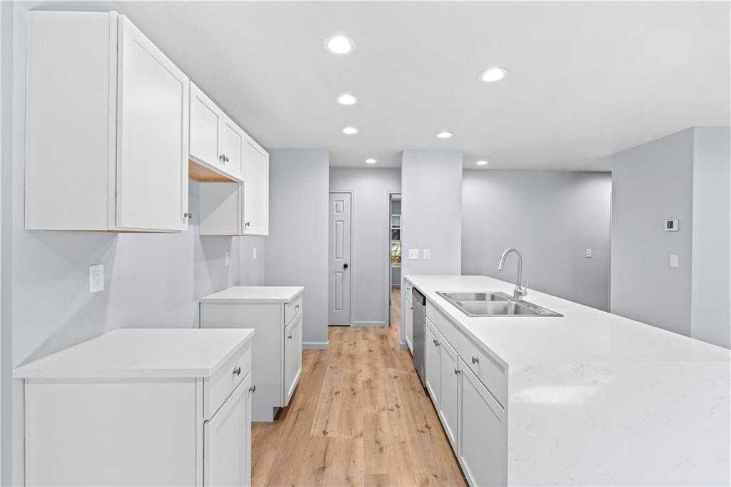 520 W Hunter Street — photo 8