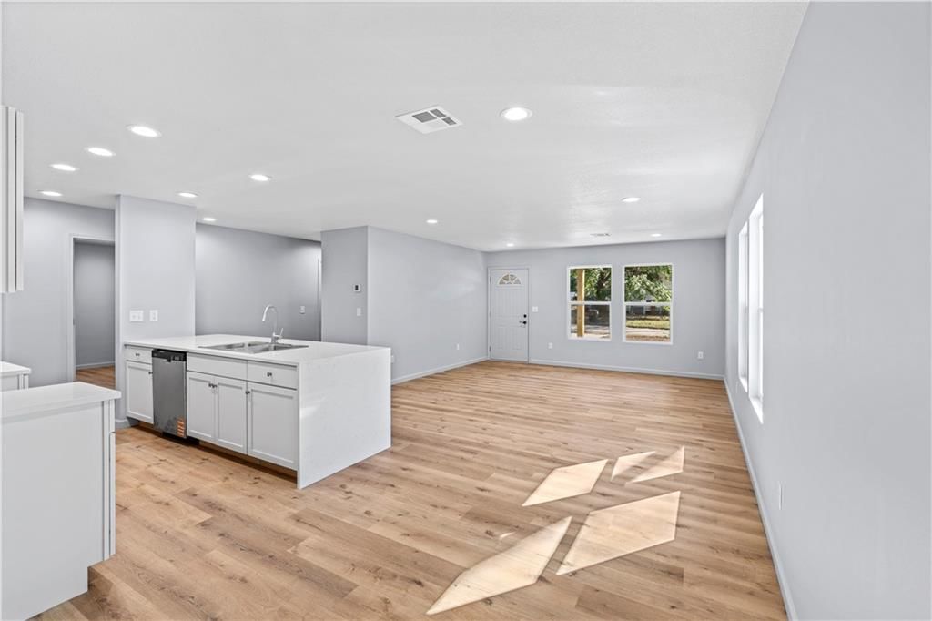 520 W Hunter Street — photo 12
