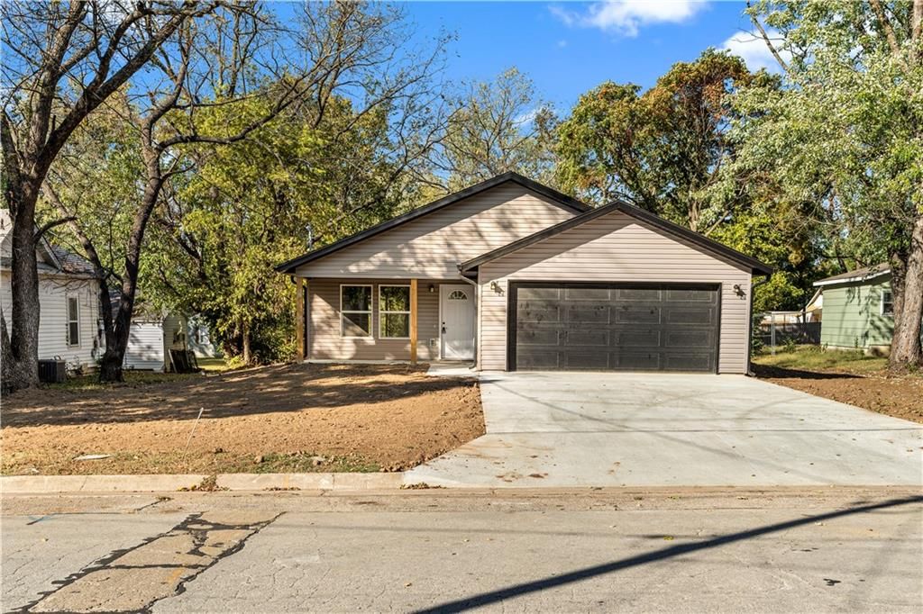 520 W Hunter Street — photo 25
