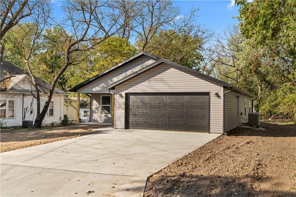 520 W Hunter Street — photo 26