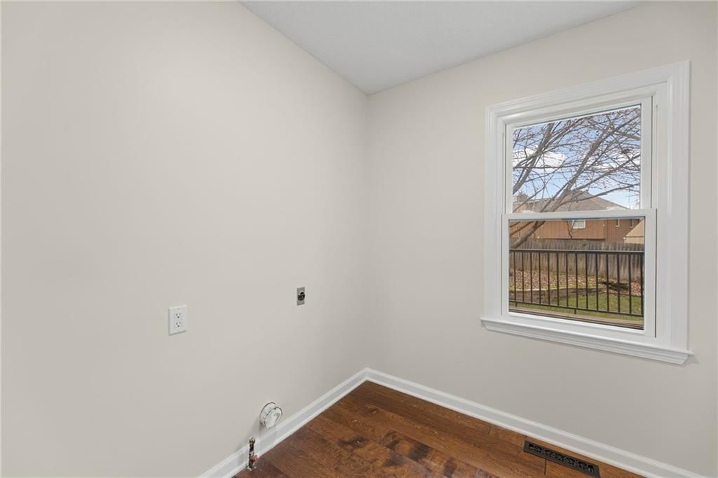8108 W 98TH Terrace — photo 23