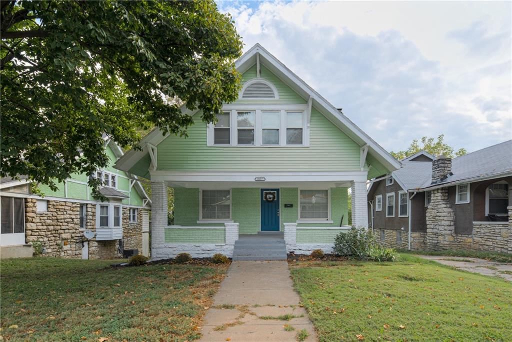 2837 Parkwood Boulevard — photo 3