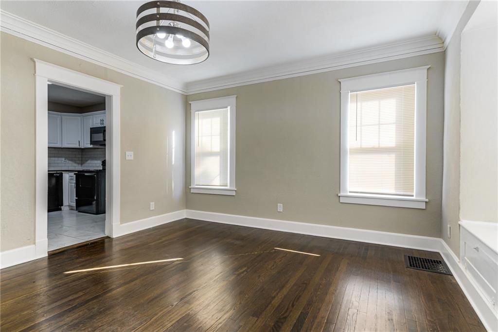 2837 Parkwood Boulevard — photo 8