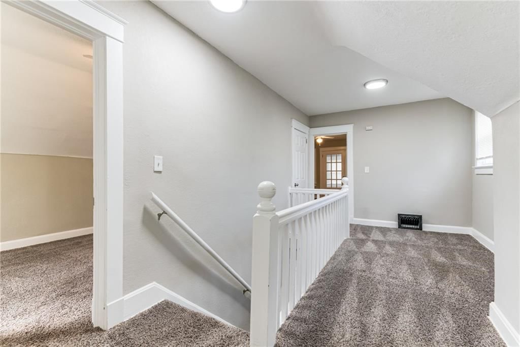 2837 Parkwood Boulevard — photo 17