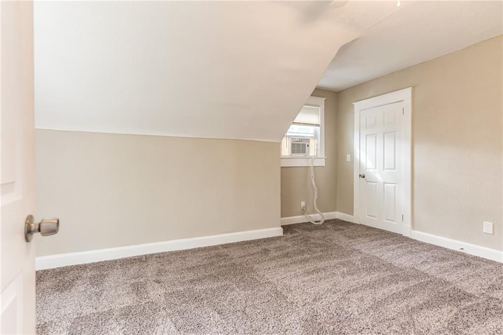 2837 Parkwood Boulevard — photo 18