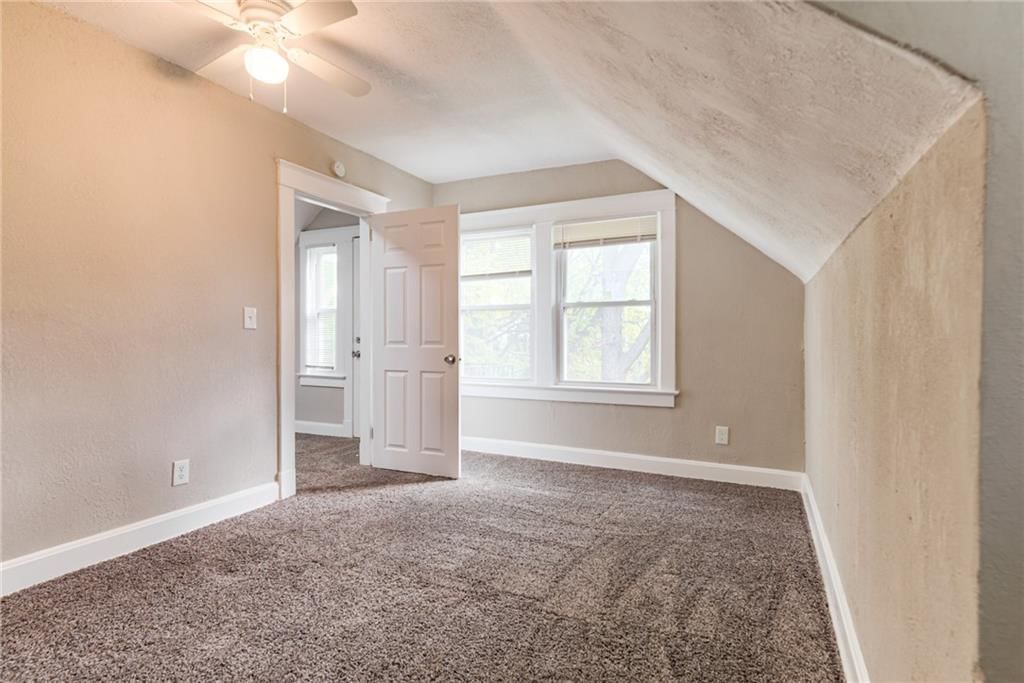 2837 Parkwood Boulevard — photo 19