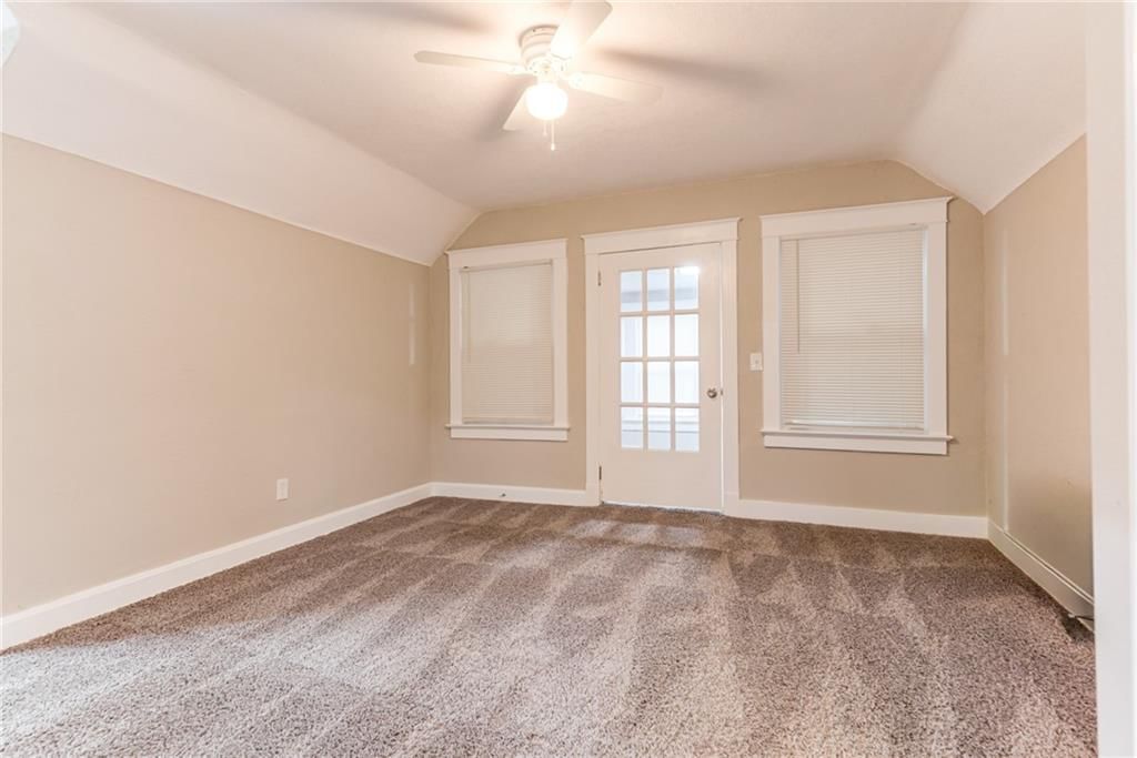 2837 Parkwood Boulevard — photo 21