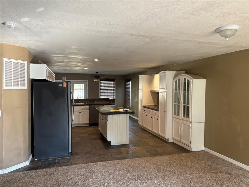 206 S Broadway Street — photo 4