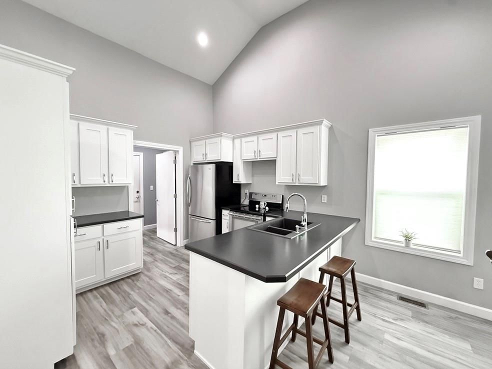205 E Golden Street — photo 9