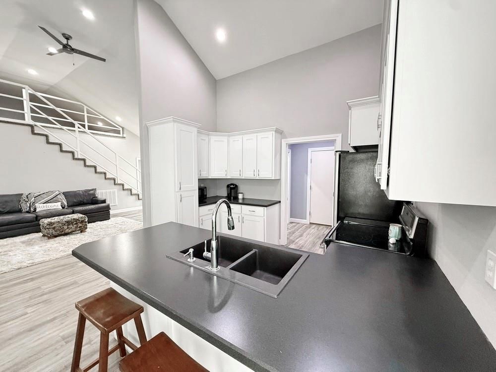 205 E Golden Street — photo 11