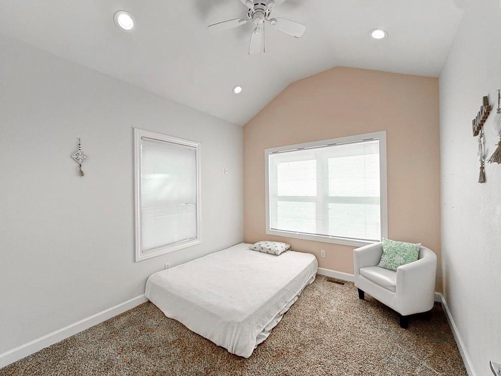 205 E Golden Street — photo 32