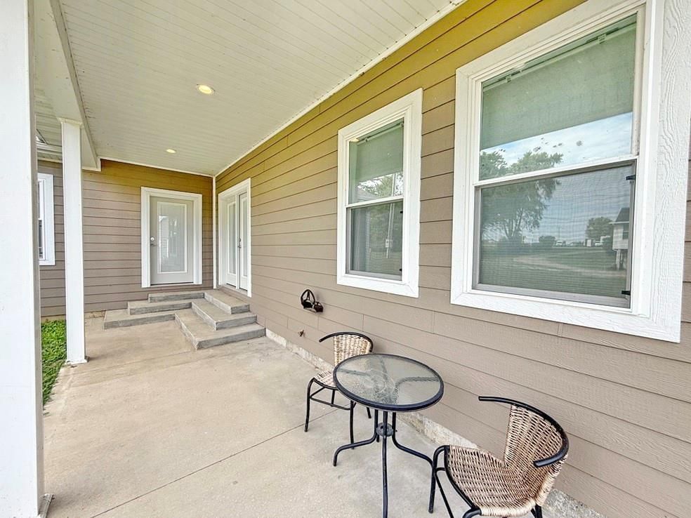 205 E Golden Street — photo 42