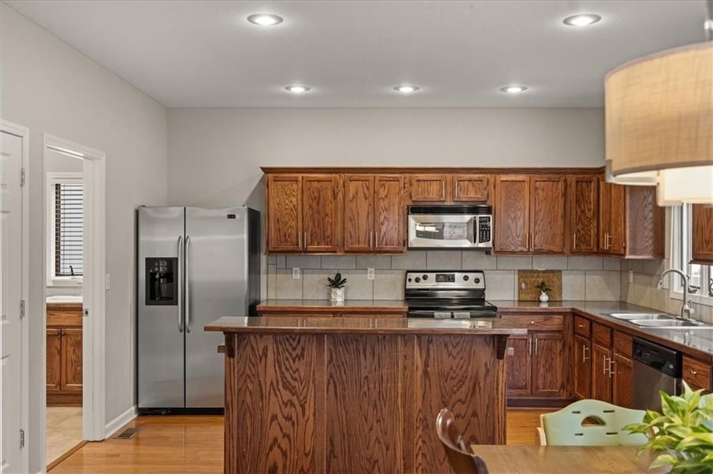 Photo 20 of 58 - 14132 W 138th Terrace
