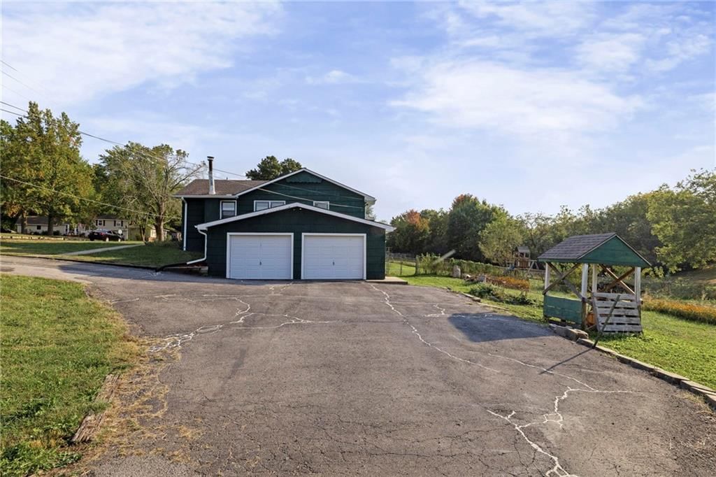 904 S Rogers Road — photo 4