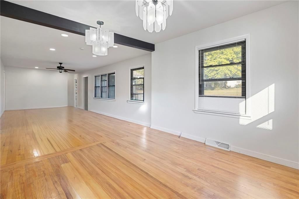 904 S Rogers Road — photo 10
