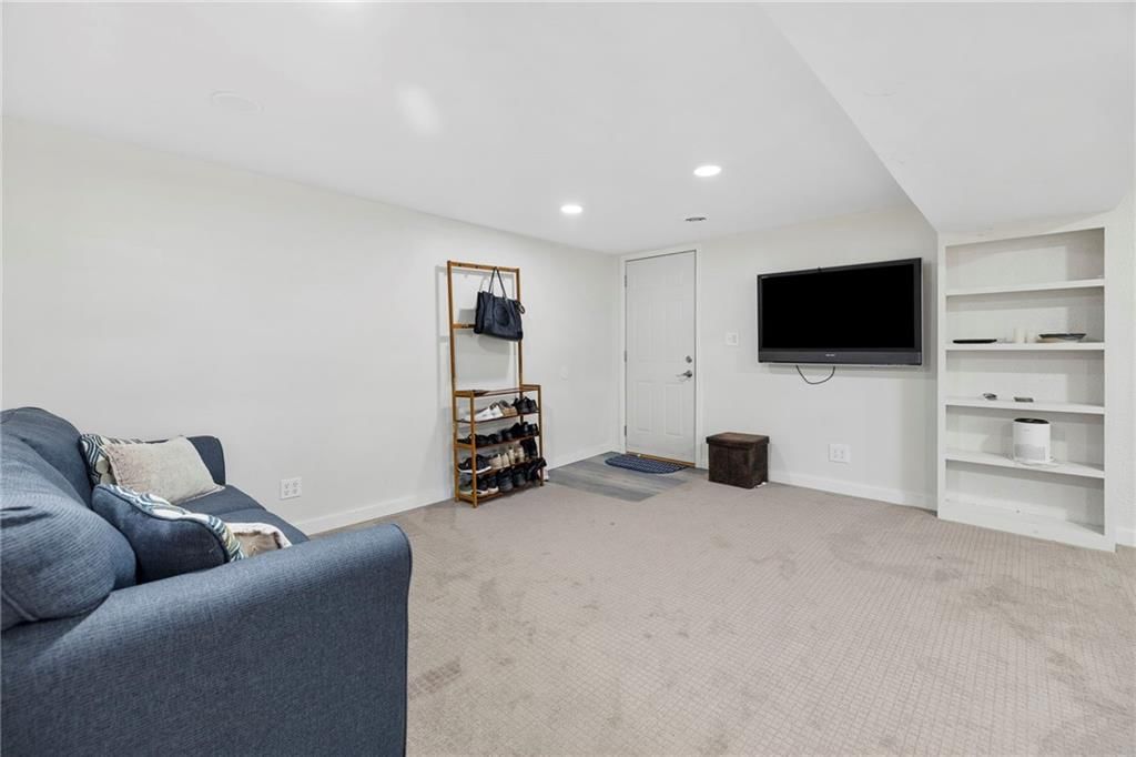 904 S Rogers Road — photo 34