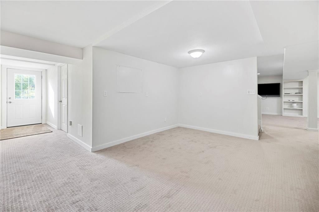 904 S Rogers Road — photo 39