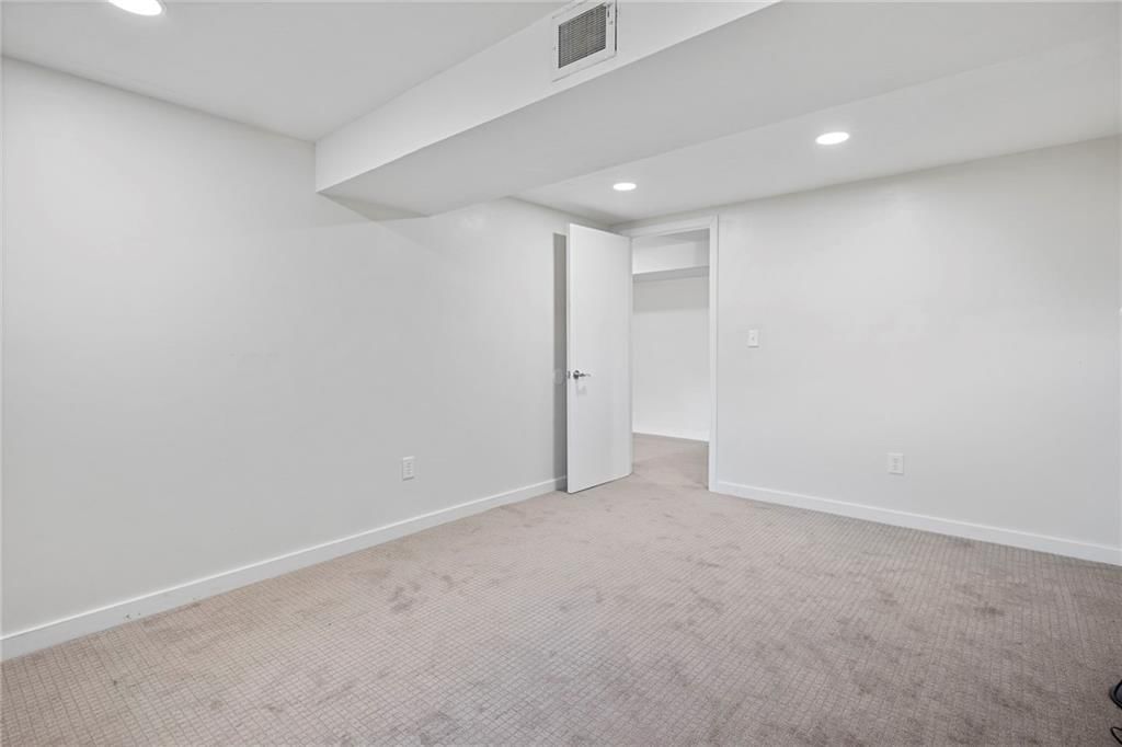 904 S Rogers Road — photo 43