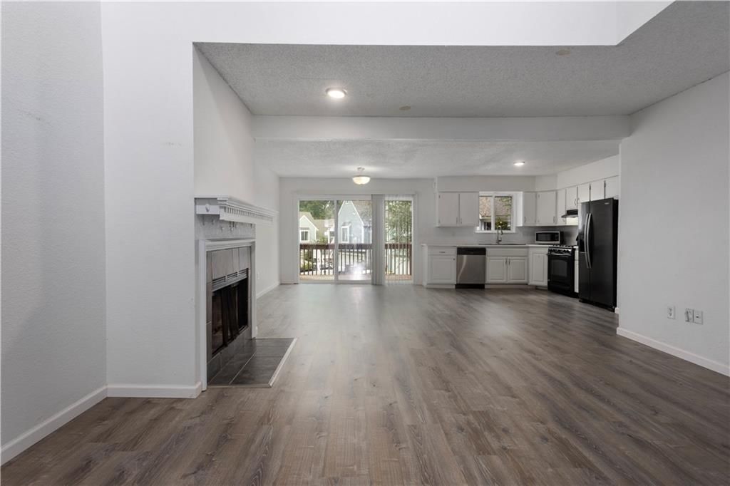 Photo 5 of 28 - 8949 Hauser Street