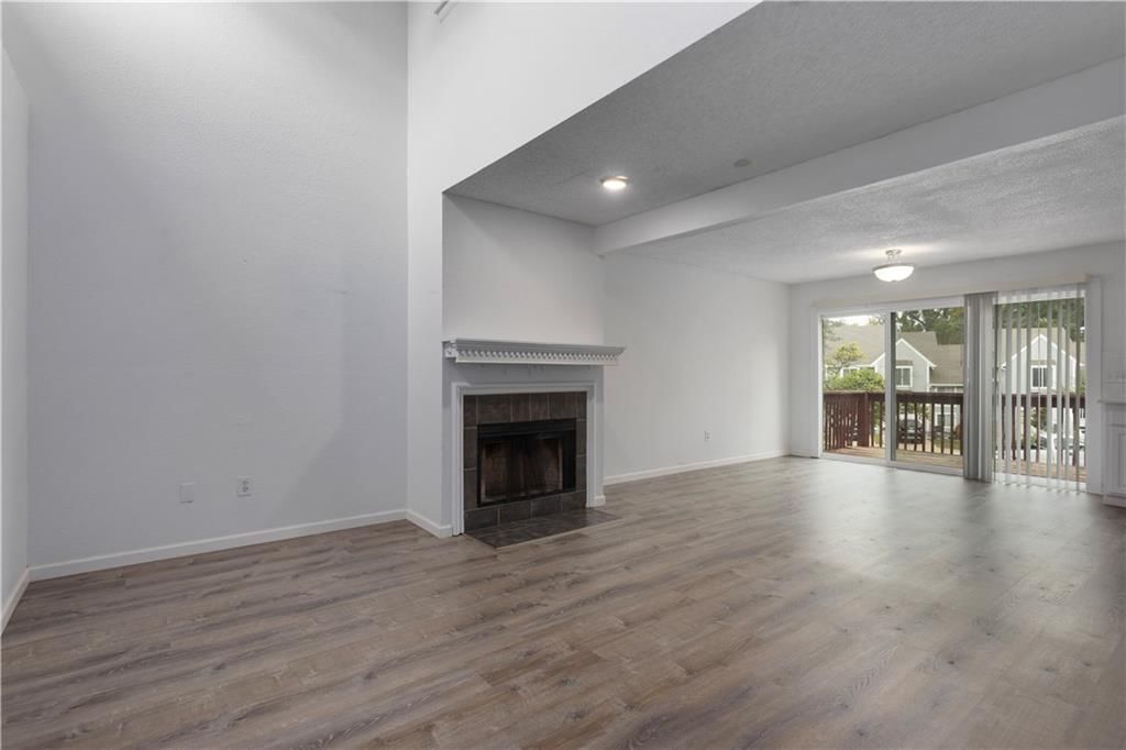 Photo 6 of 28 - 8949 Hauser Street