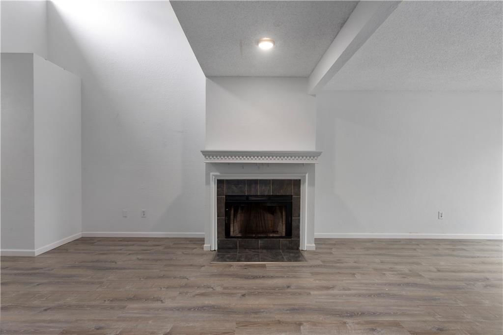 Photo 7 of 28 - 8949 Hauser Street