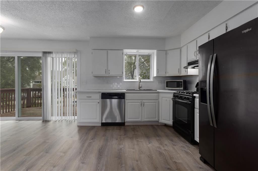 Photo 11 of 28 - 8949 Hauser Street