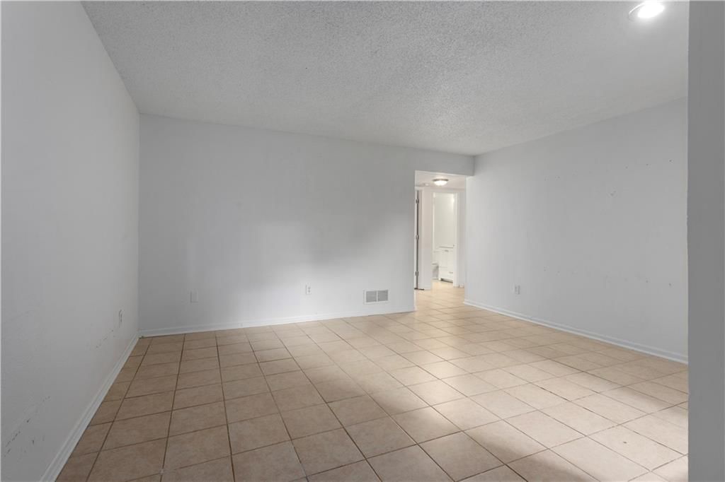 Photo 14 of 28 - 8949 Hauser Street