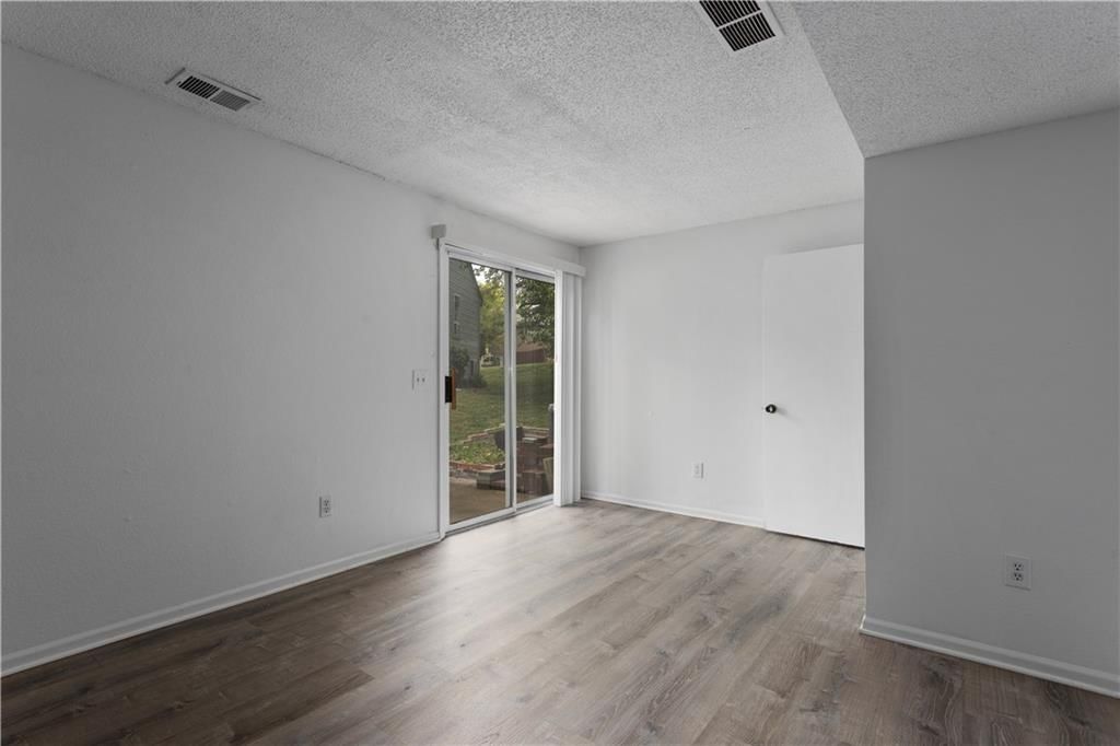 Photo 19 of 28 - 8949 Hauser Street