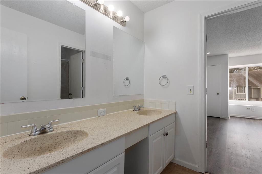 Photo 24 of 28 - 8949 Hauser Street