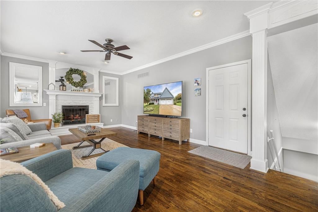 5625 Meadow View Drive — photo 4