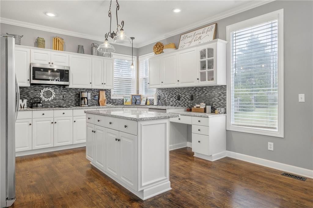 5625 Meadow View Drive — photo 5