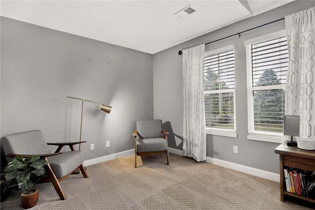 5625 Meadow View Drive — photo 11