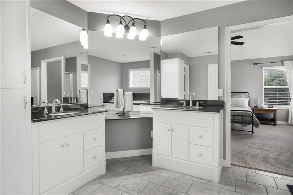 5625 Meadow View Drive — photo 12