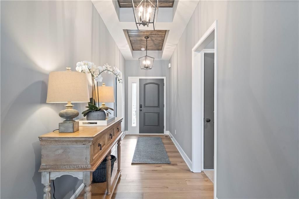 405 SW Redbud Court — photo 4