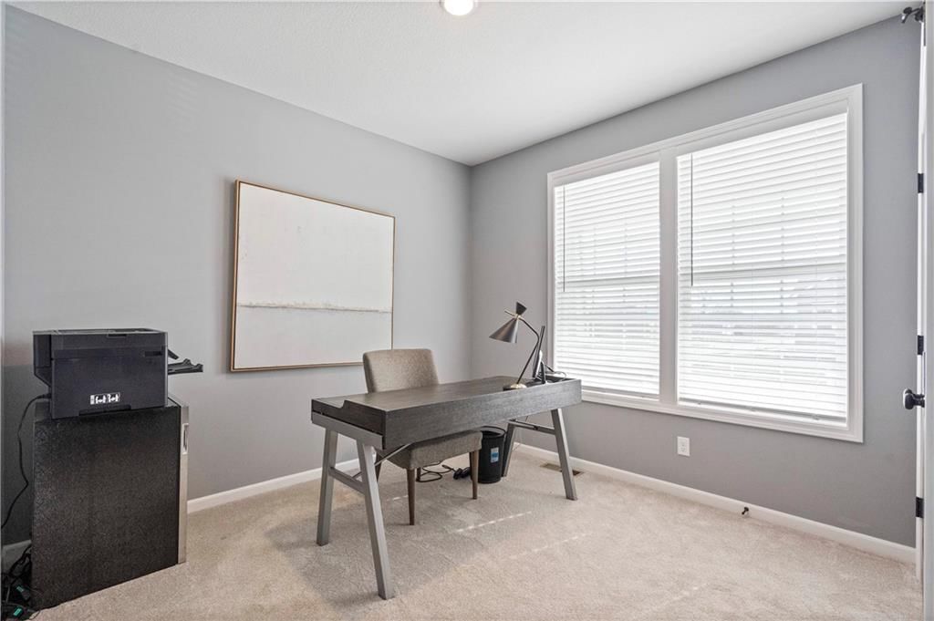 405 SW Redbud Court — photo 6