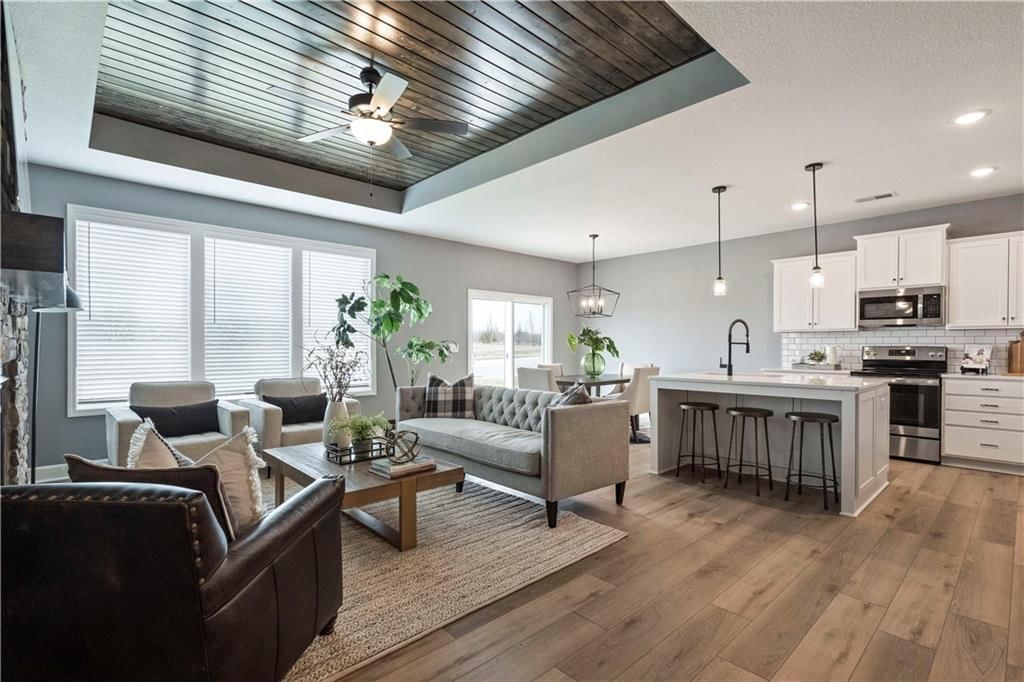 405 SW Redbud Court — photo 9