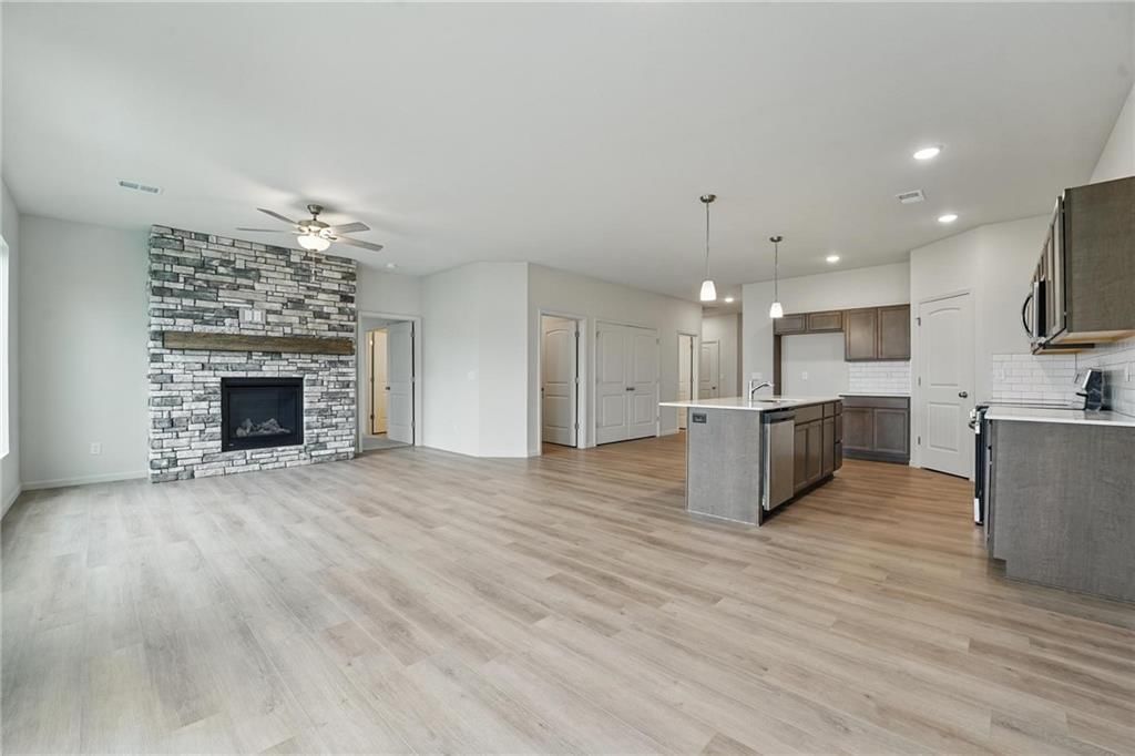 409 SW Mulberry Court — photo 22