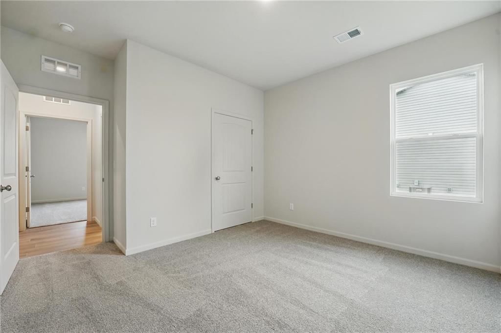 409 SW Redbud Court — photo 9