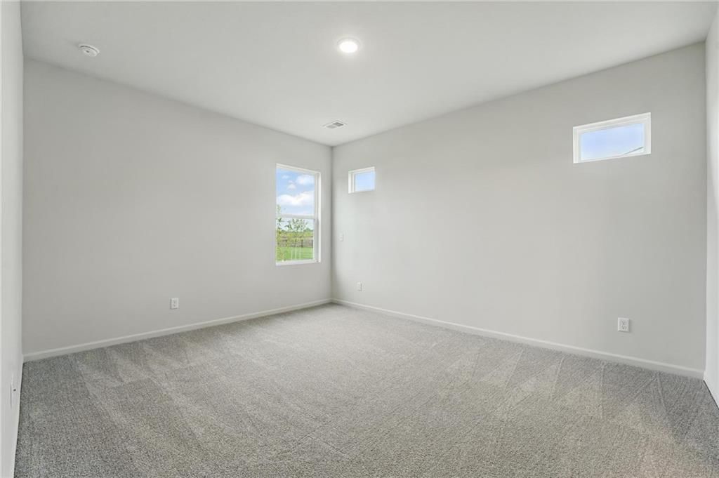409 SW Redbud Court — photo 14