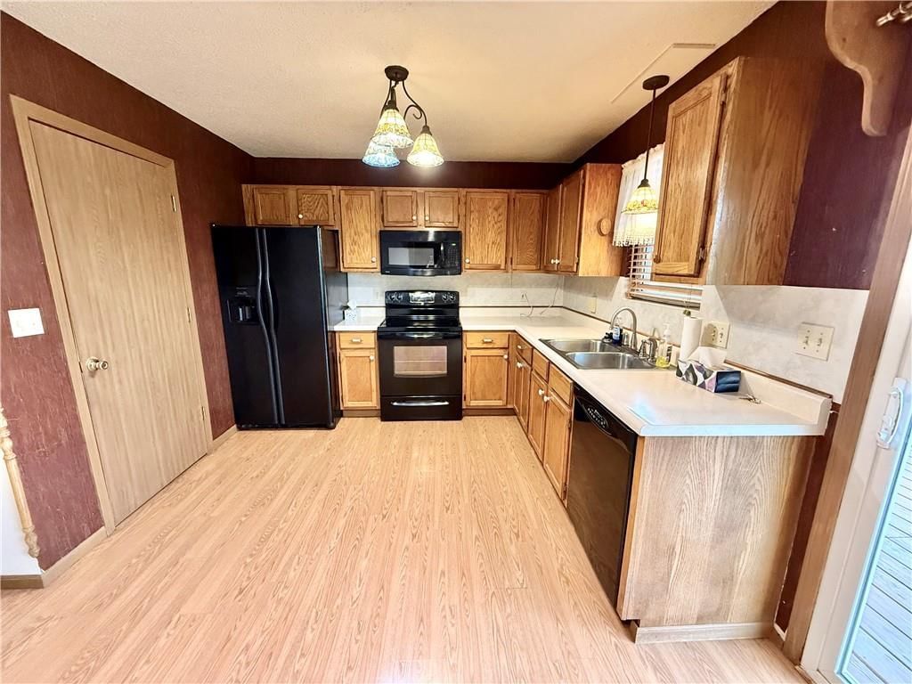 949 S MARKET Street — photo 8