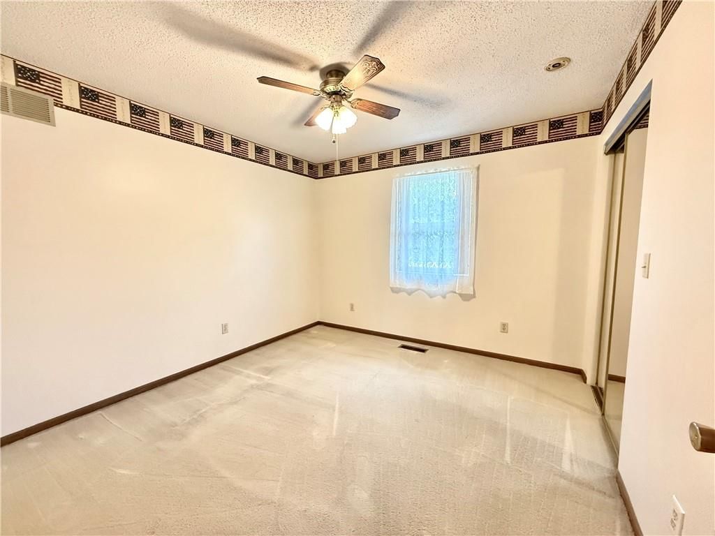 949 S MARKET Street — photo 12