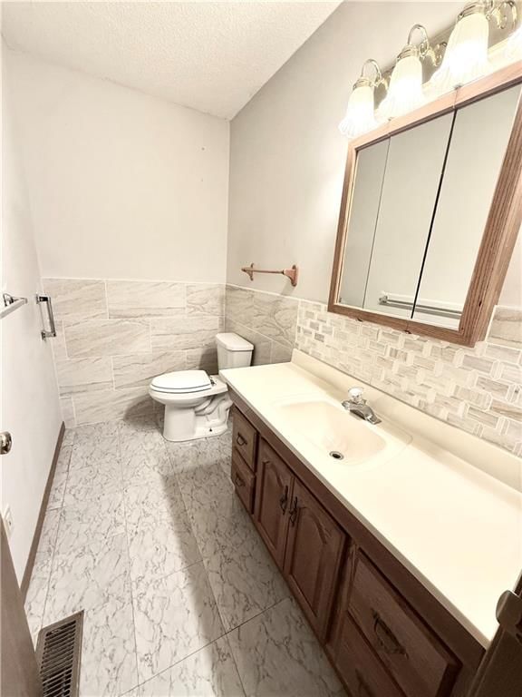 949 S MARKET Street — photo 15