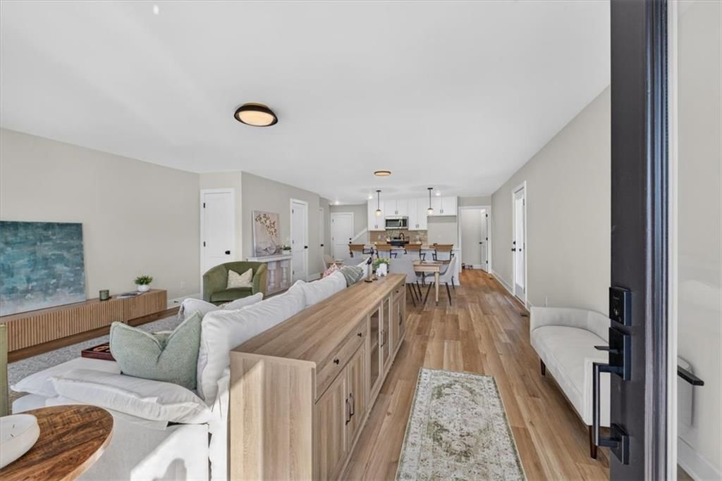Photo 9 of 40 - 23706 E 11th Street S, Blue Springs, MO 64056