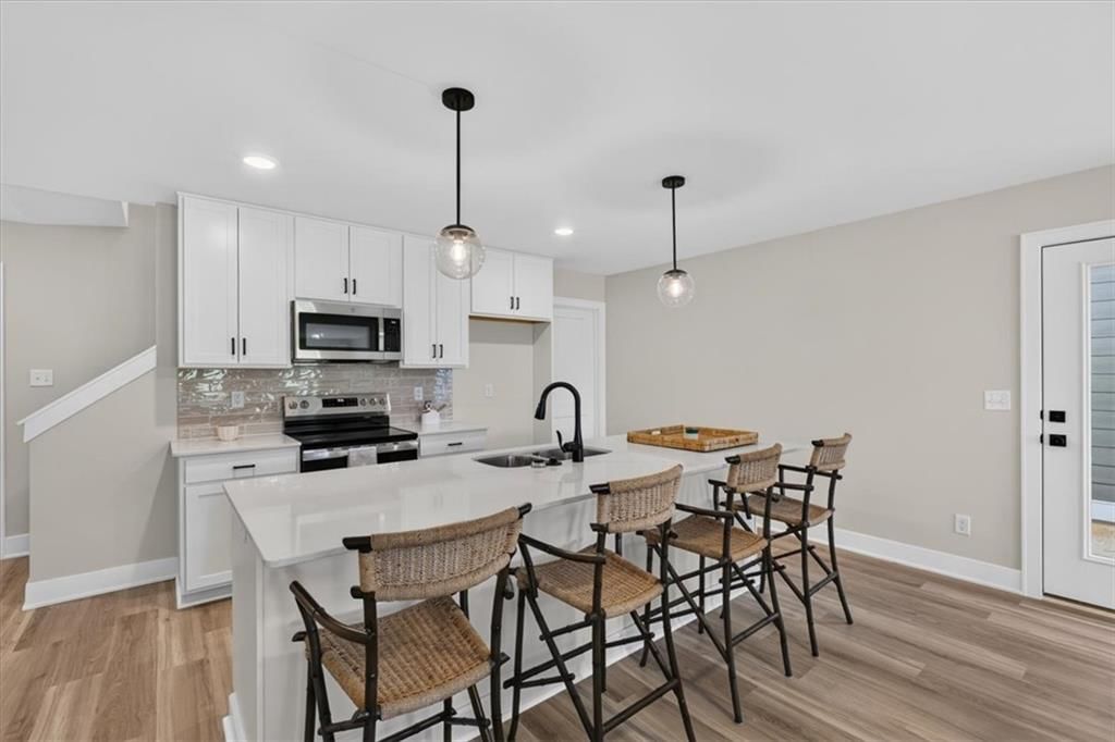 Photo 18 of 40 - 23706 E 11th Street S, Blue Springs, MO 64056