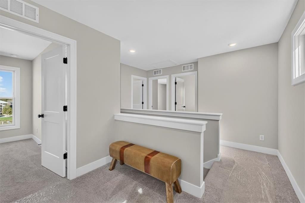 Photo 33 of 40 - 23706 E 11th Street S, Blue Springs, MO 64056