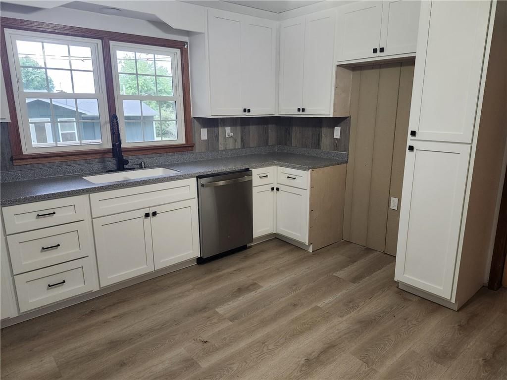 1745 Lake Trenton Drive — photo 5