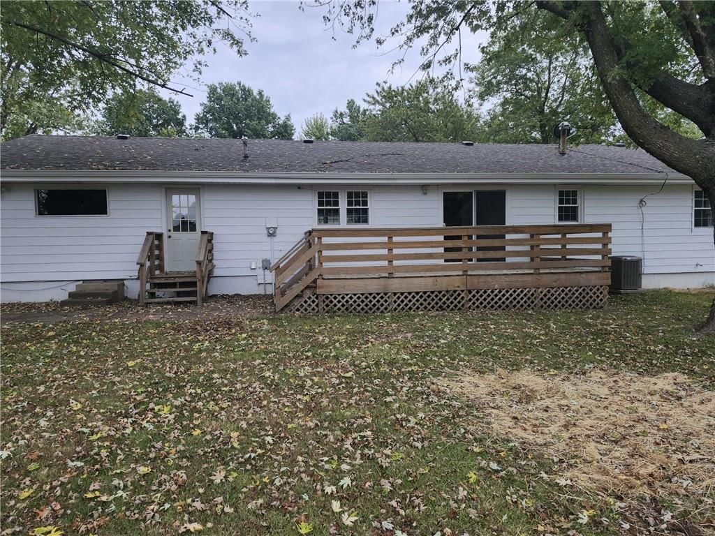 1745 Lake Trenton Drive — photo 18